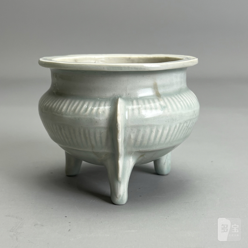 明代 青白釉鬲式炉 - 图10